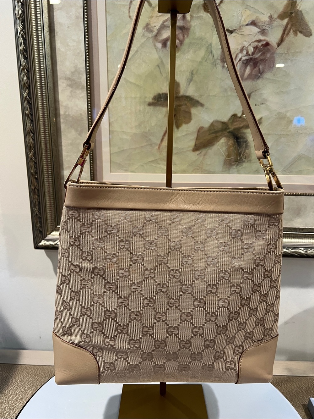 Gucci Tan Monogram Shoulder Bag - Picture 3 of 13